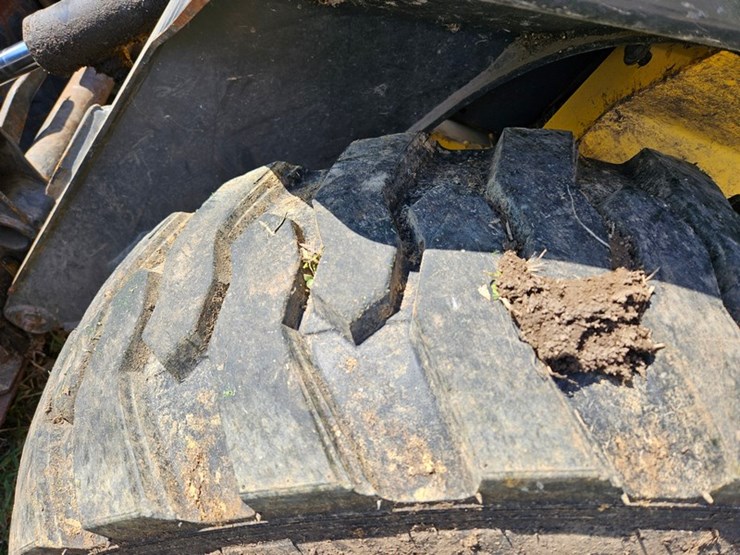 new-holland-ls140-image-31