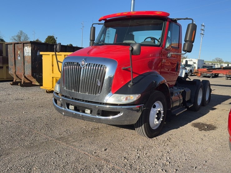2004-international-8600-image-1