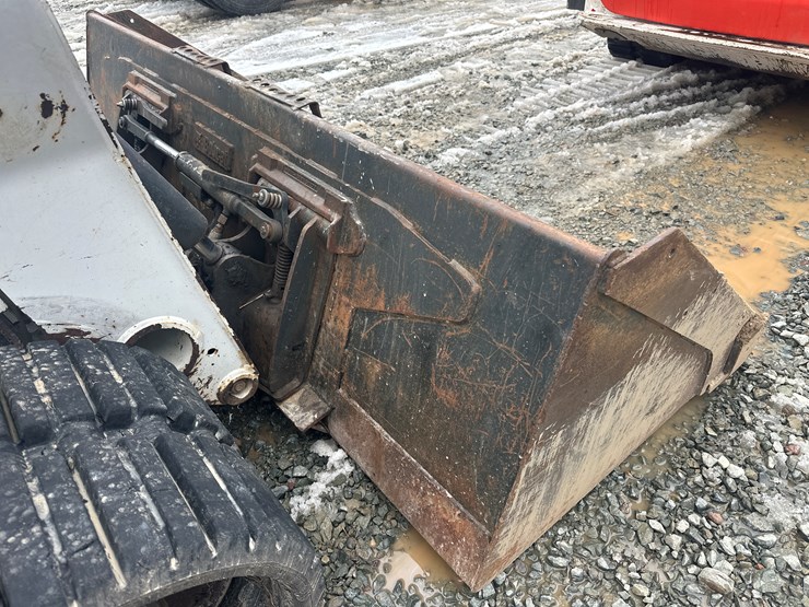 2022-bobcat-t770-image-27