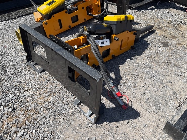 #6069-•-future-skid-steer-hyd-breaker-image-3