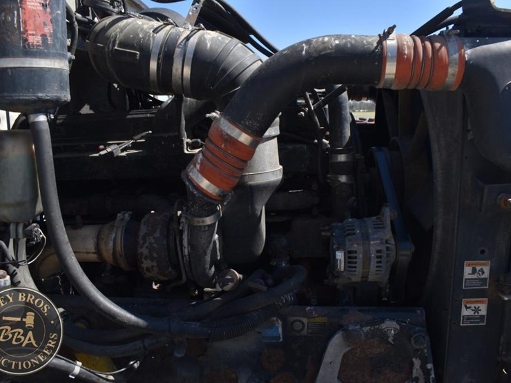 2002-peterbilt-385-image-33