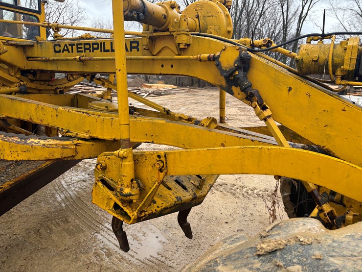 caterpillar-12-image-47