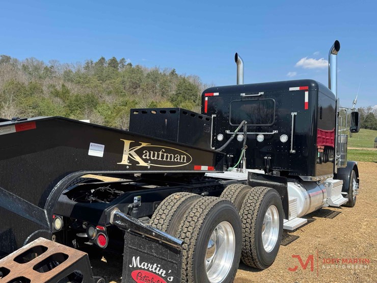 2015-peterbilt-389-image-5