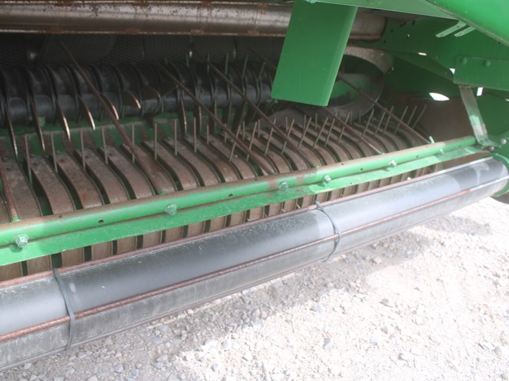 john-deere-560m-image-34