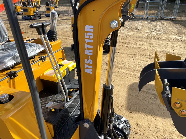 #1035-•-new-ats-rt15r-mini-excavator-image-24