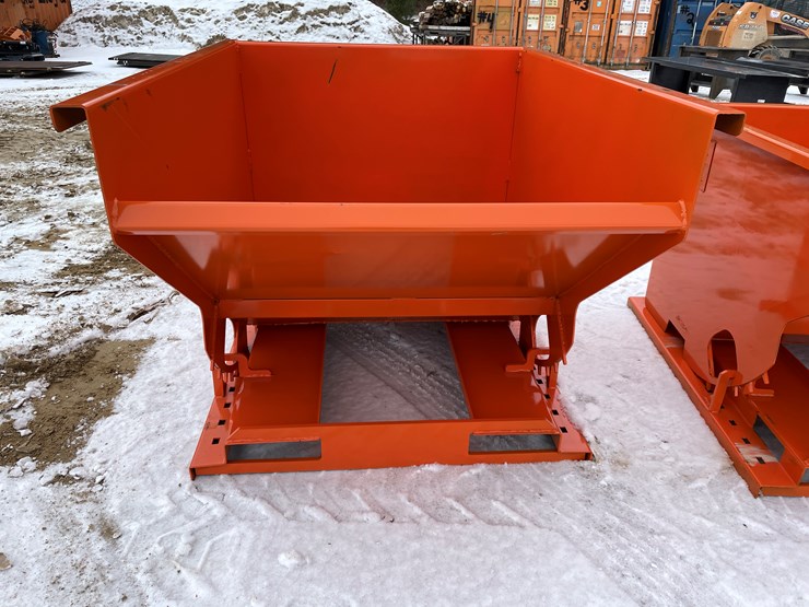 #2002-•-2-yard-self-dumping-hopper-image-2