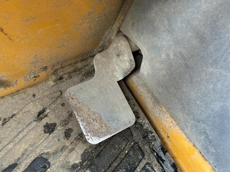 2019-gehl-r190-image-17