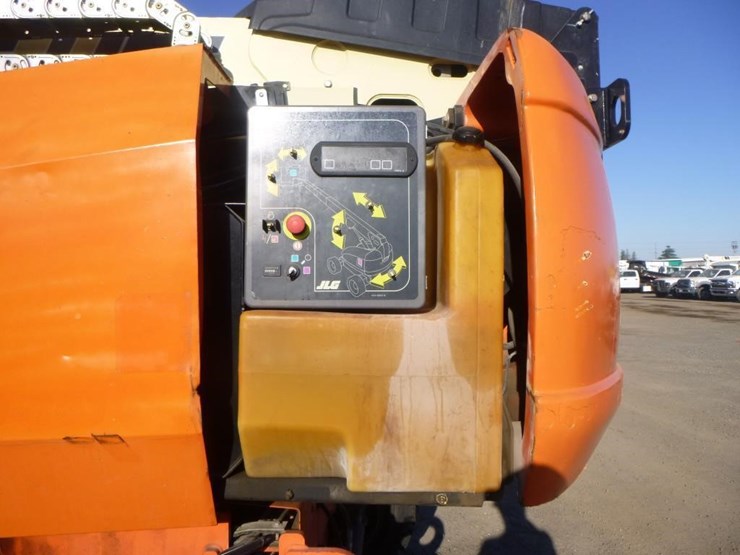 2013-jlg-600s-image-15