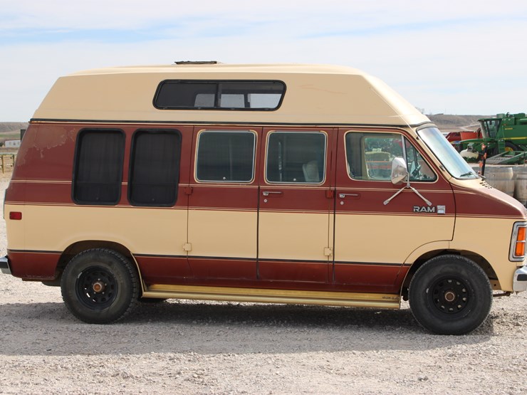 1985-dodge-ram-350-image-6