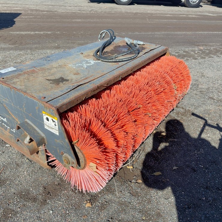 BOBCAT 60" PICKUP SWEEPER