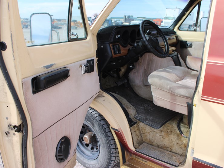 1985-dodge-ram-350-image-19