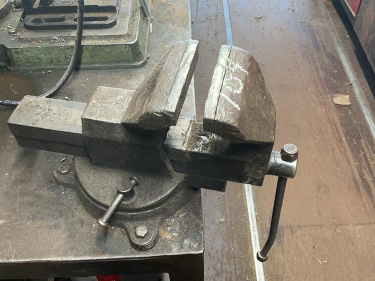 #104-•-steel-work-table,-vise,-and-drill-press-image-18