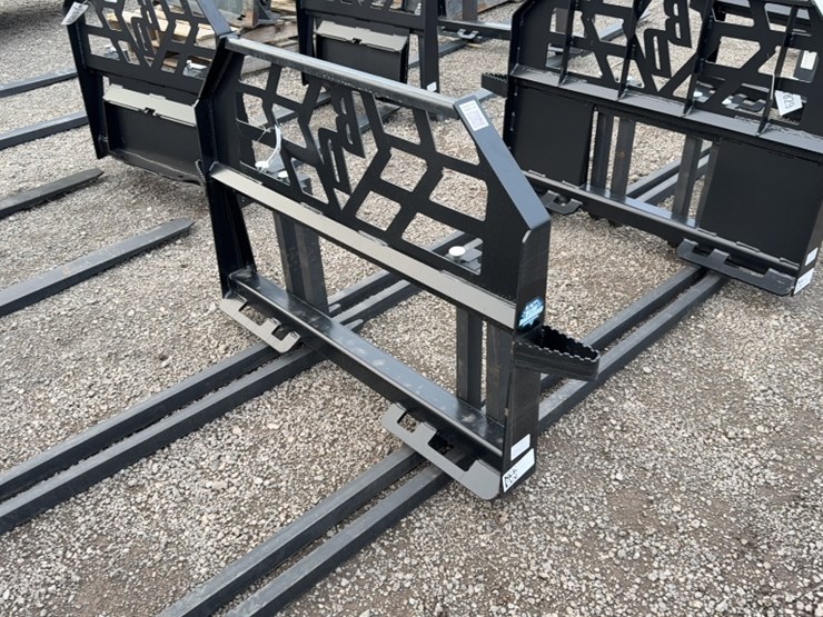 #2025-•-blue-diamond-48"-skid-steer-block-pallet-forks-image-3