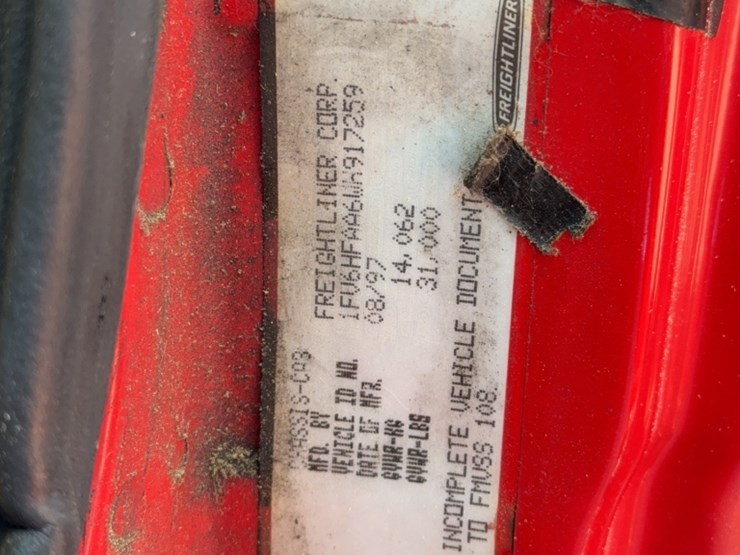 1998-freightliner-fl70-image-16