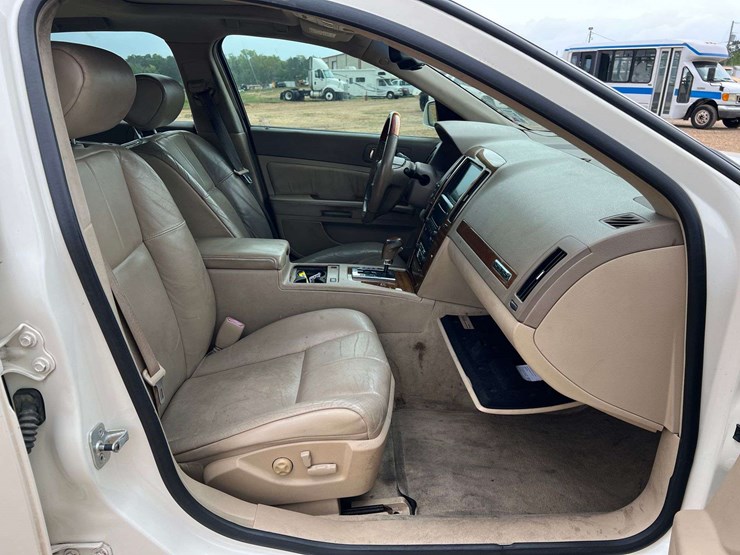 2005-cadillac-sts-4-door-sedan-(225,311-miles)-image-19