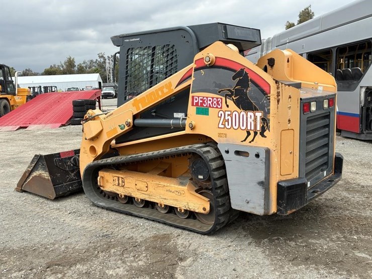 2012-mustang-2500rt-image-4