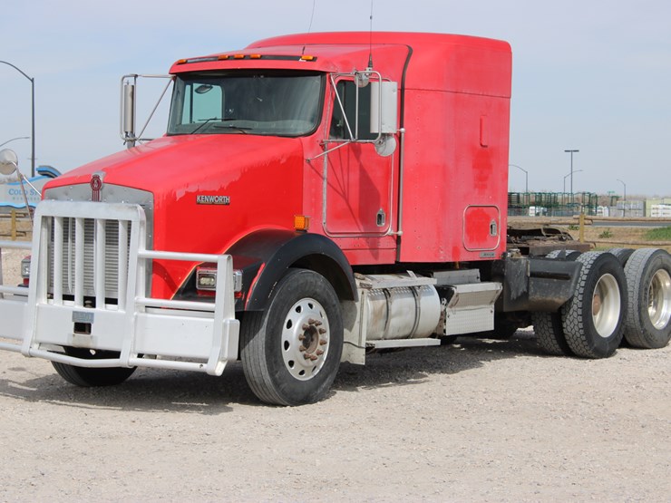 2004-kenworth-t800-image-1
