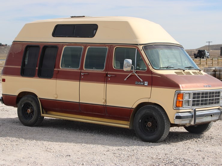 1985-dodge-ram-350-image-4