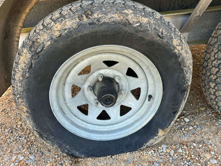 robalo-2240-walkaround-yacht-boat-with-cabin-image-31