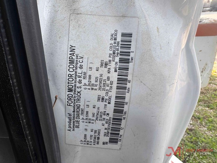 2006-ford-f750-xl-image-17