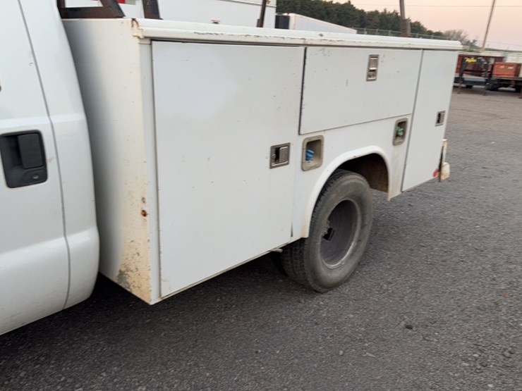 2011-ford-f350-image-13