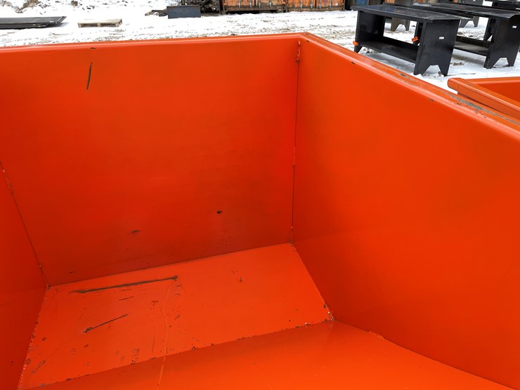 #2002-•-2-yard-self-dumping-hopper-image-7