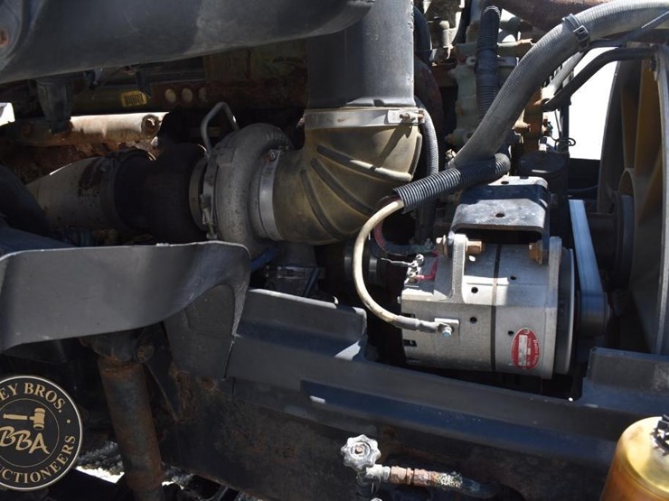 1999-volvo-vnl64t300-image-34