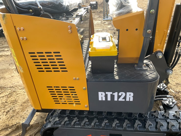 #1042-•-new-ats-rt12r-mini-excavator-image-20
