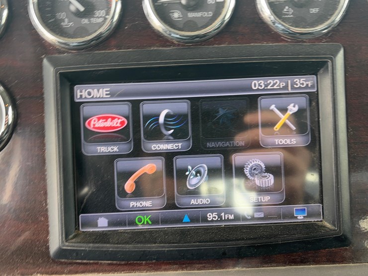 2014-peterbilt-389-image-40