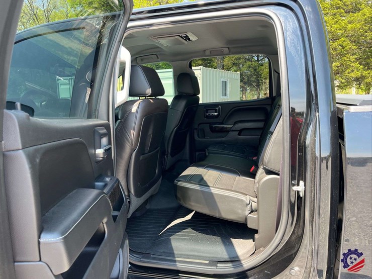 2015-gmc-3500-image-66