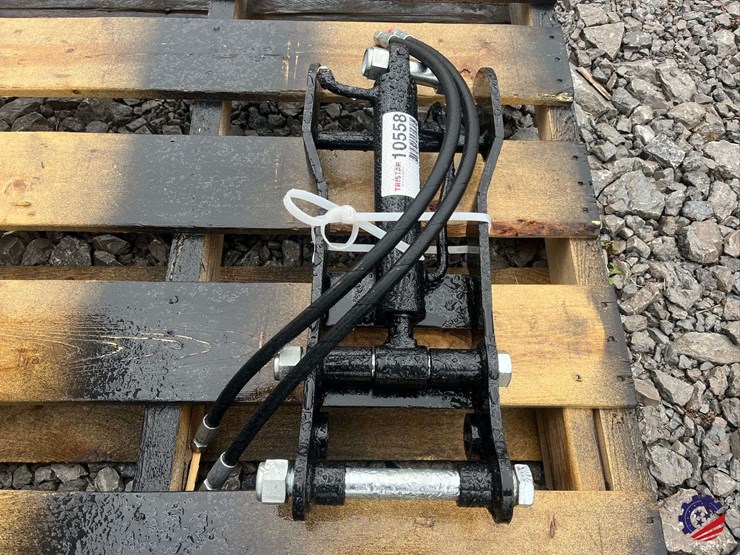 new-2025-future-mini-excavator-hydraulic-thumb-w/-cylinder-image-3