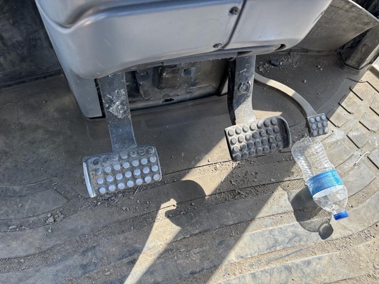 2003-challenger-mt855-image-12