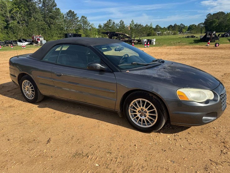 2005-chrysler-sebring-touring-convertible-coupe---87,039-miles-image-2