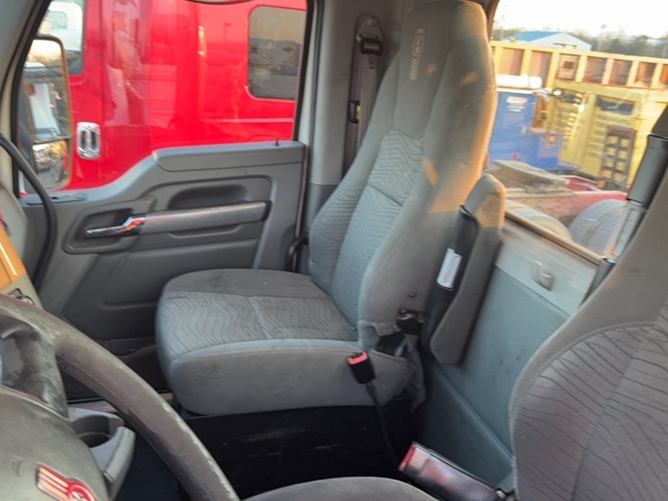 2019-kenworth-t680-image-16