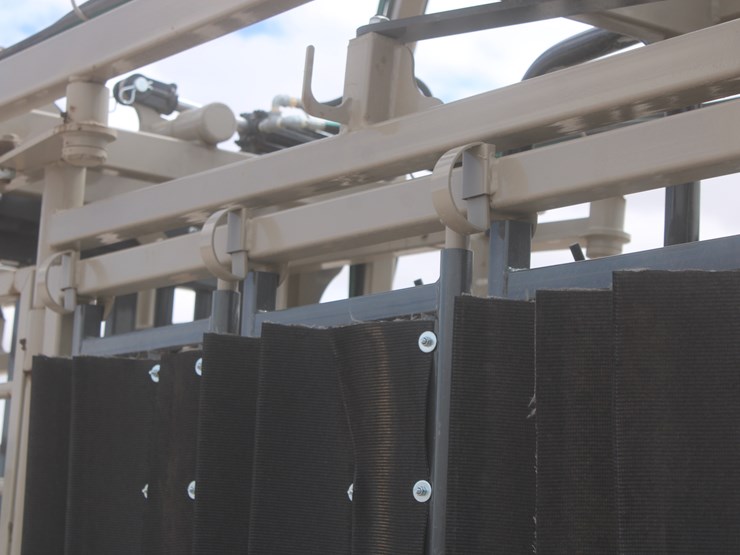 #1083-•-new-circle-t-portable-complete-cattle-processing-system-image-28