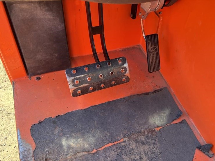 2017-jlg-g5-18a-image-32