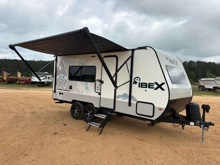 2022-forest-river-ibex-travel-trailer-w/-solar-power-system-image-4