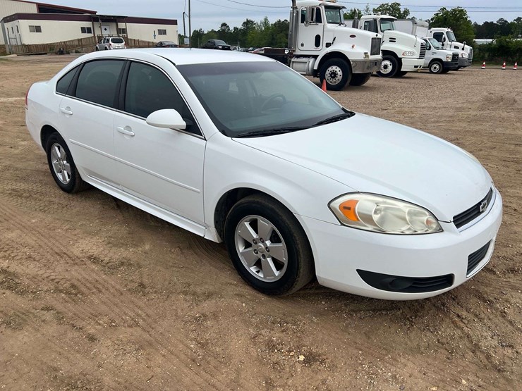 2011-chevrolet-impala-lt-4-door-sedan-(206,126-miles)-image-5