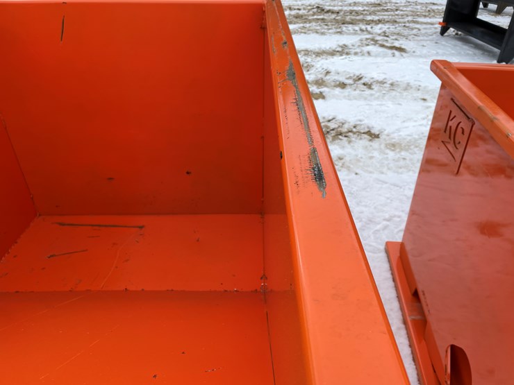 #2002-•-2-yard-self-dumping-hopper-image-9