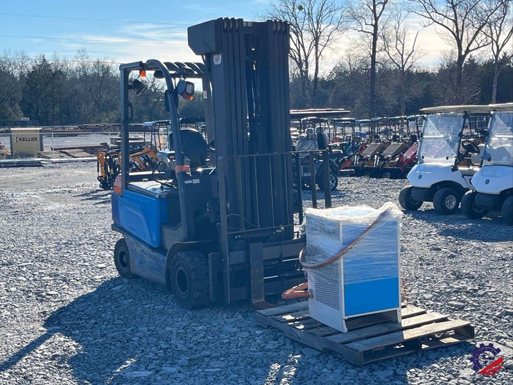 byd-ecb27c-electric-counterbalanced-forklift-image-11