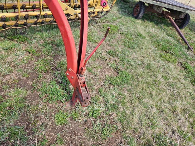 new-holland-258-image-9