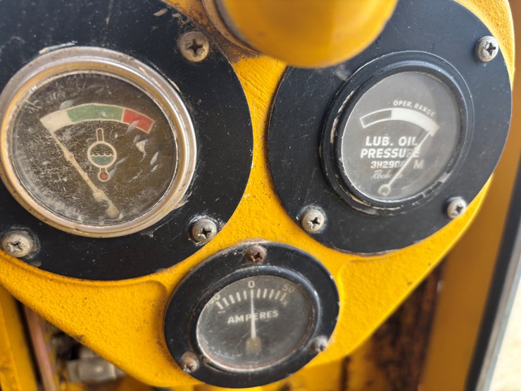 caterpillar-12-image-34