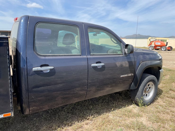 2009-chevrolet-2500-image-14