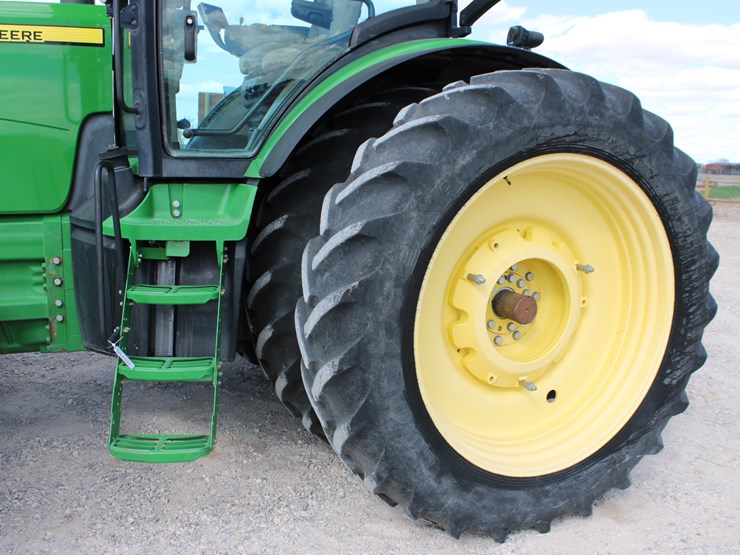 2012-john-deere-8270r-image-24