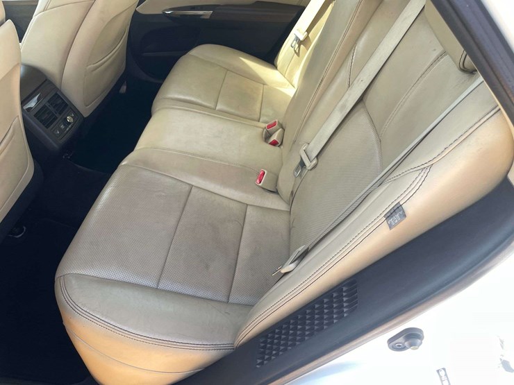 2013-toyota-avalon-hybrid-limited-4-door-sedan-(399,665-miles)-image-14