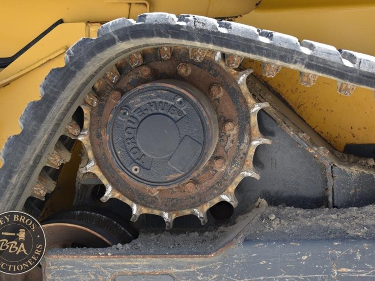 2020-deere-333g-image-35