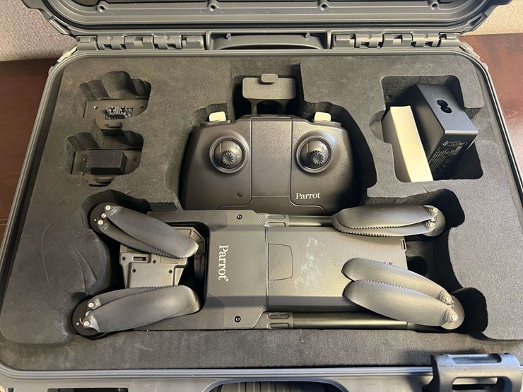 parrot-anafi-usa-foldable-drone-with-4k/thermal-camera-image-20