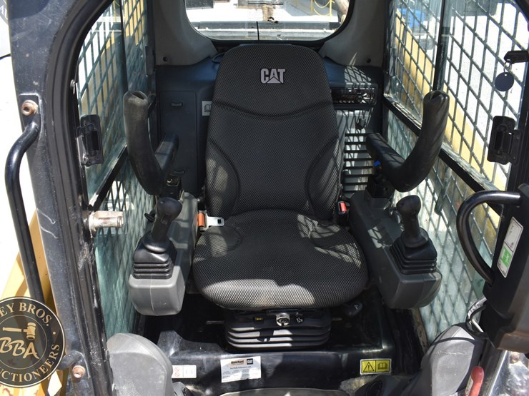 2020-caterpillar-289d3-image-82