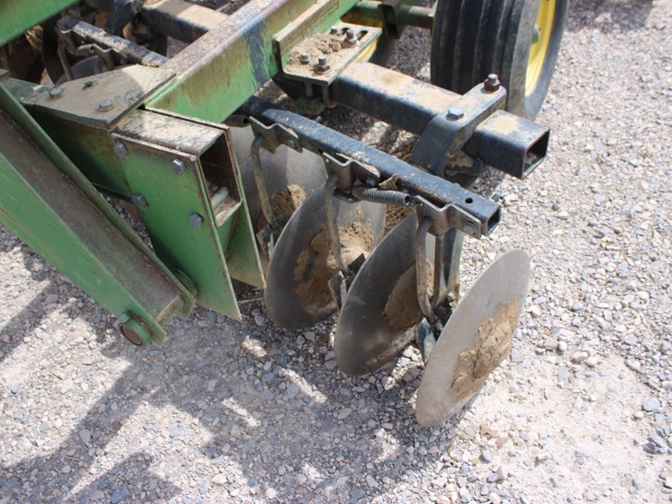 john-deere-235-image-22