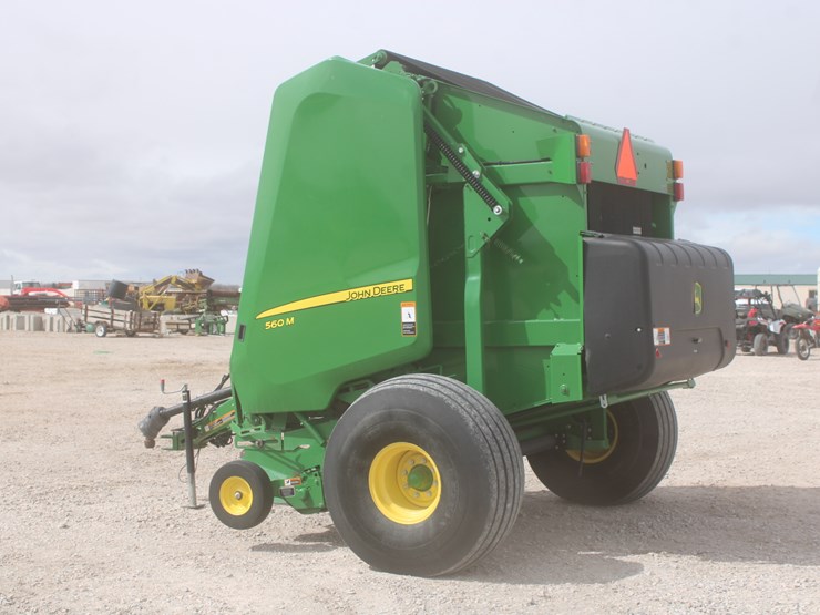 john-deere-560m-image-10
